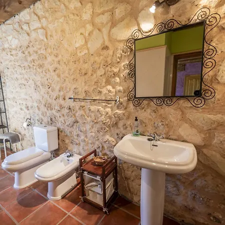 Летний дом La Hacendera Entre Hoces - 20-28pax-10 Hab Con Banos En Мадеруэло