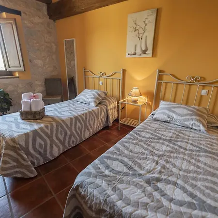 La Hacendera Entre Hoces - 20-28pax-10 Hab Con Banos En *