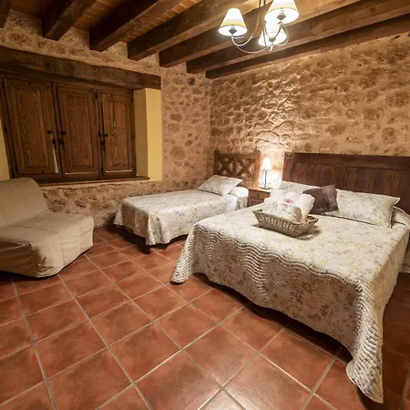 Летний дом La Hacendera Entre Hoces - 20-28pax-10 Hab Con Banos En Мадеруэло