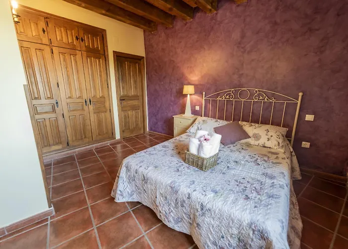 La Hacendera Entre Hoces - 20-28pax-10 Hab Con Banos En *