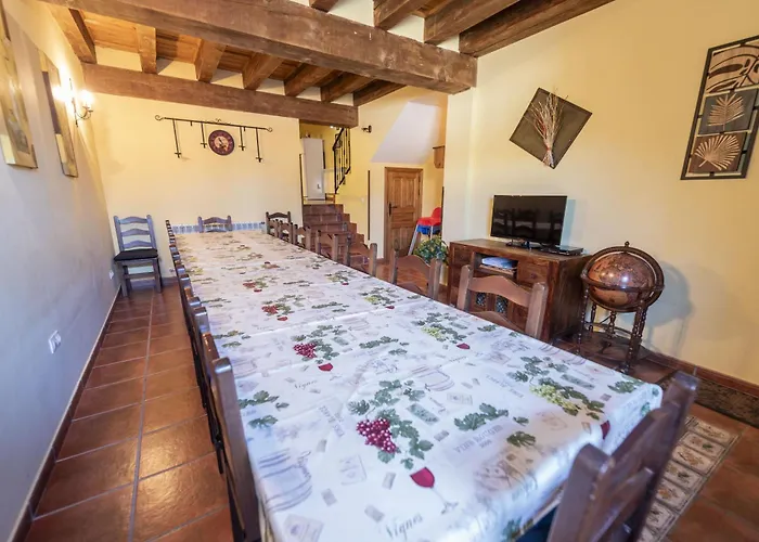 Landhaus La Hacendera Entre Hoces - 20-28pax-10 Hab Con Banos En *